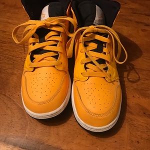 Jordan 1 mid top